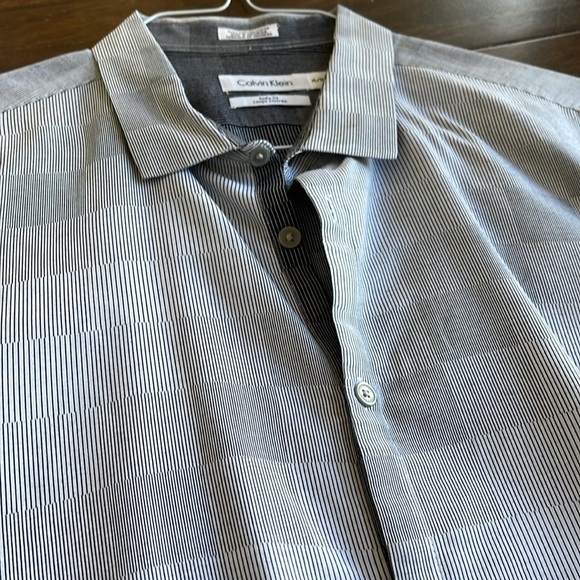 Calvin Klein Button Down Shirt - Picture 6 of 8